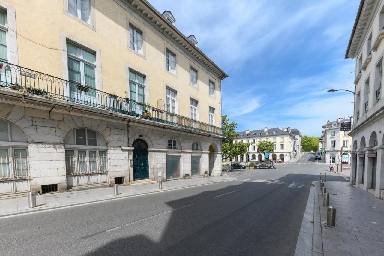 Pau: Superbe Appartement Climatise/Coeur De Ville Exterior photo
